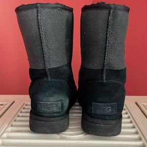 UGG Glitter all black mid size 7 gently used
